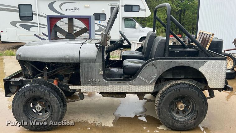 image for item LG9067 1977 Jeep CJ5 SUV