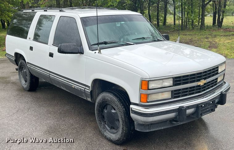 image for item LG9074 1993 Chevrolet Suburban K1500 SUV