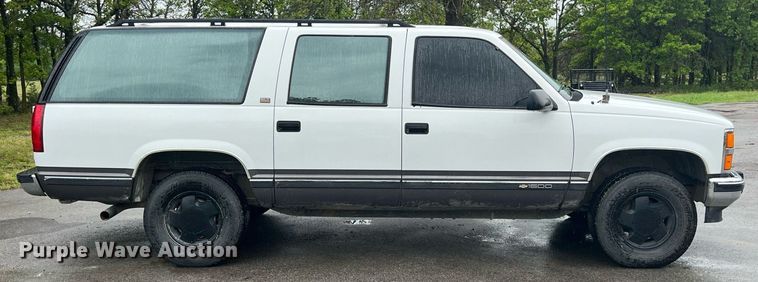 image for item LG9074 1993 Chevrolet Suburban K1500 SUV