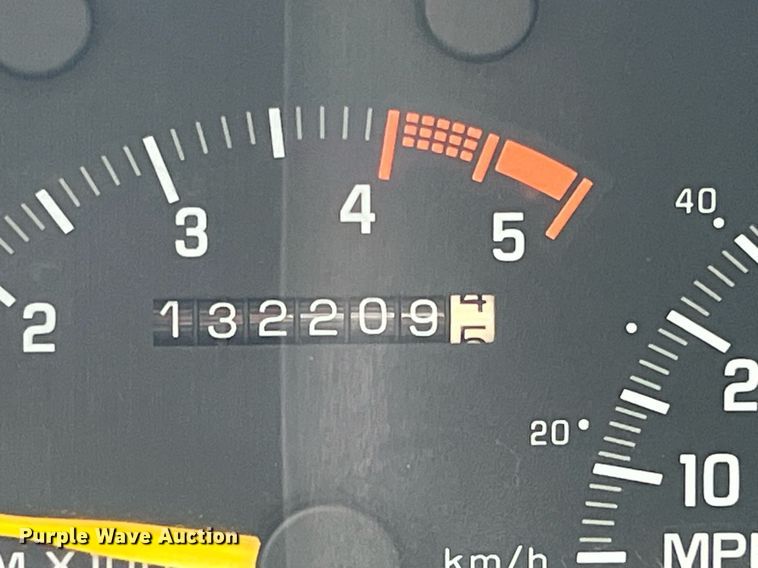 image for item LG9074 1993 Chevrolet Suburban K1500 SUV