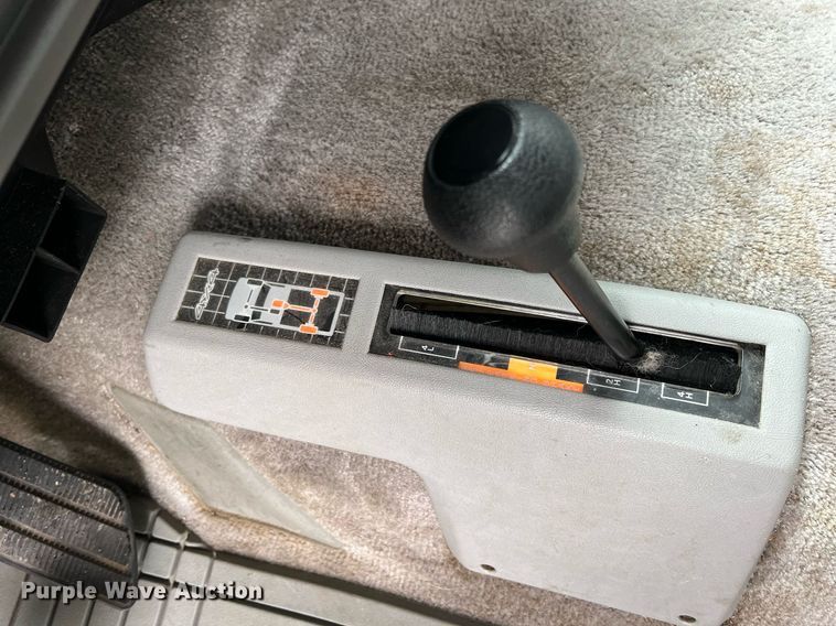 image for item LG9074 1993 Chevrolet Suburban K1500 SUV