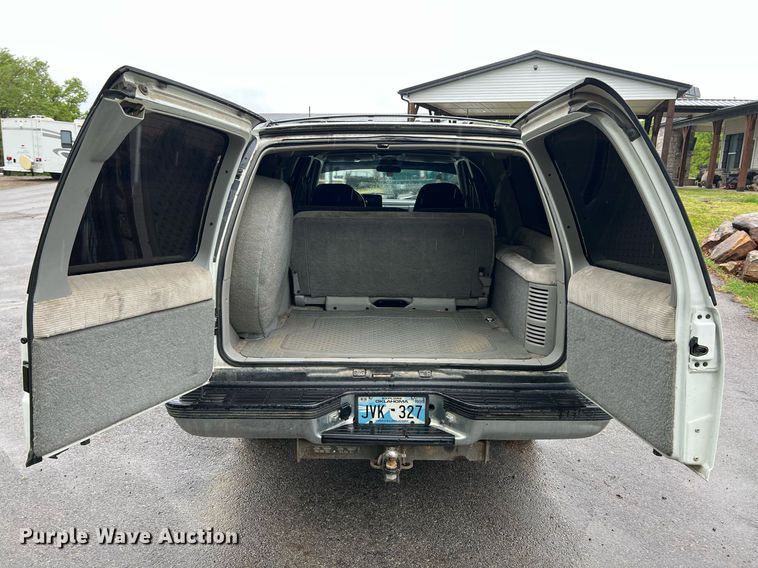 image for item LG9074 1993 Chevrolet Suburban K1500 SUV