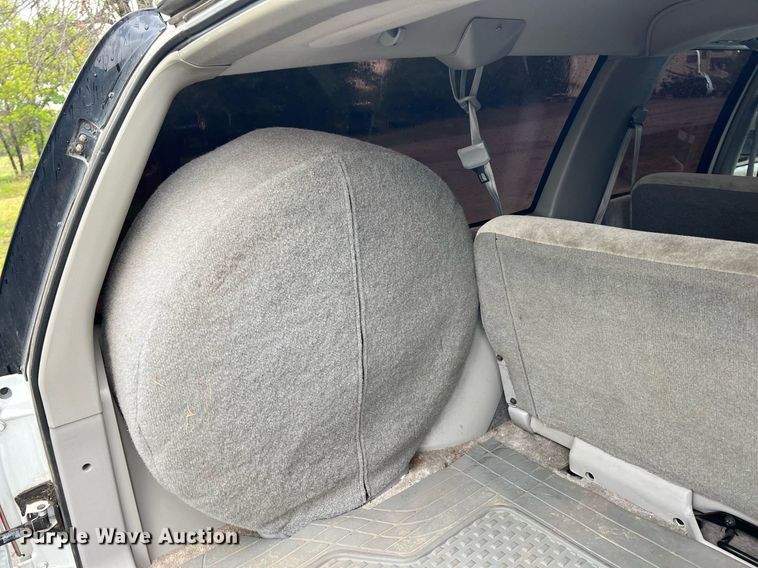 image for item LG9074 1993 Chevrolet Suburban K1500 SUV