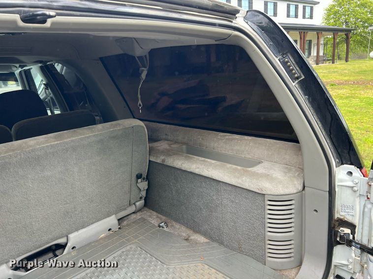 image for item LG9074 1993 Chevrolet Suburban K1500 SUV