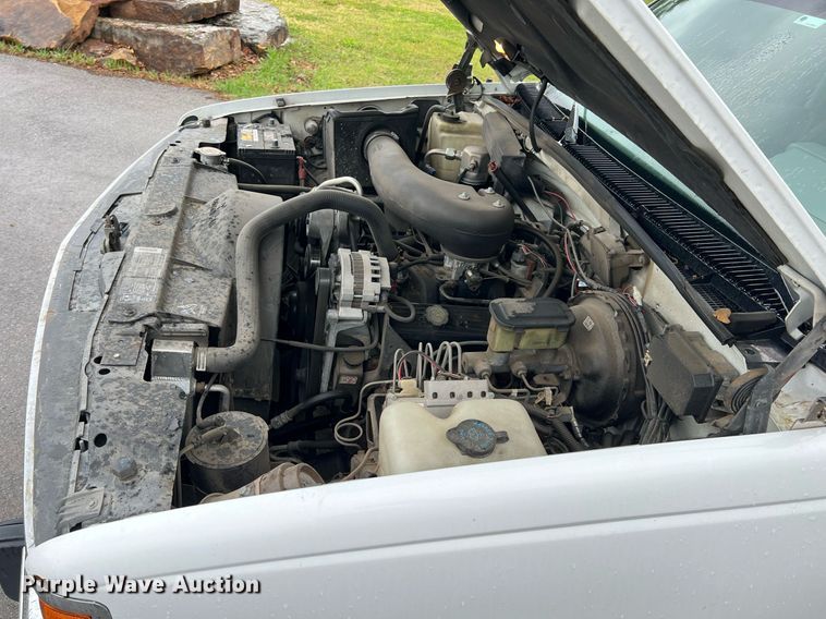 image for item LG9074 1993 Chevrolet Suburban K1500 SUV