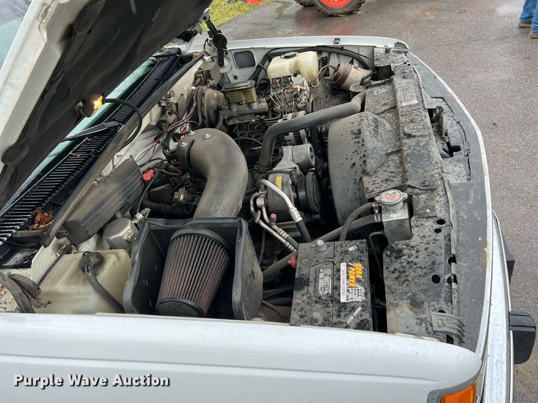 image for item LG9074 1993 Chevrolet Suburban K1500 SUV