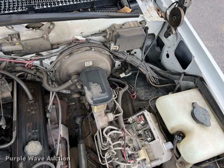 image for item LG9074 1993 Chevrolet Suburban K1500 SUV