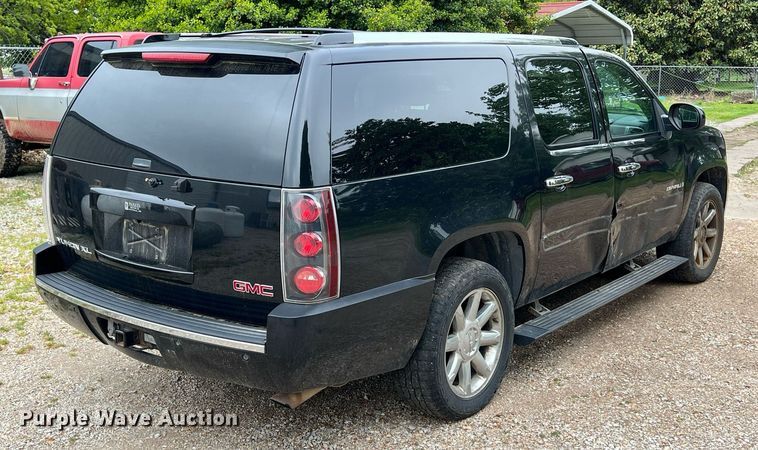image for item LG9106 2007 GMC Yukon Denali  SUV