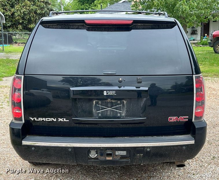 image for item LG9106 2007 GMC Yukon Denali  SUV