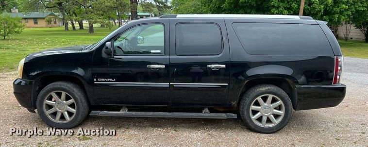 image for item LG9106 2007 GMC Yukon Denali  SUV