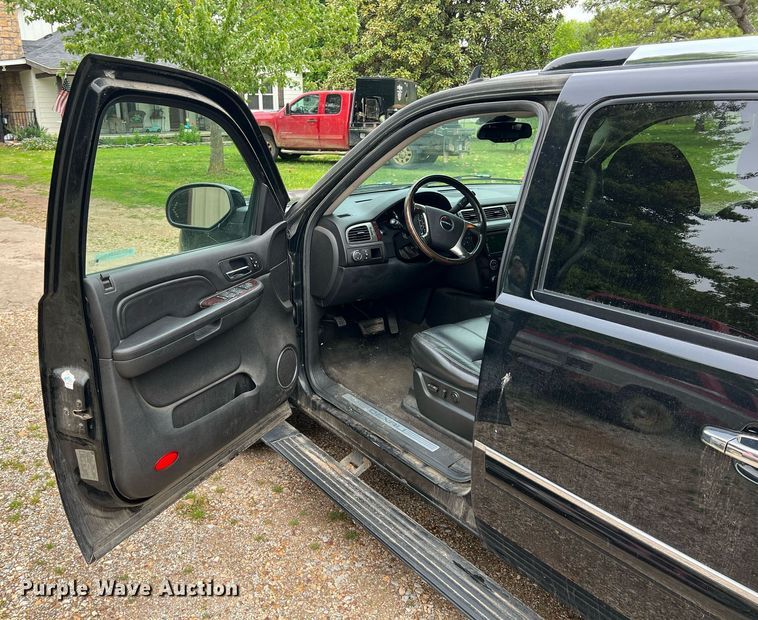 image for item LG9106 2007 GMC Yukon Denali  SUV