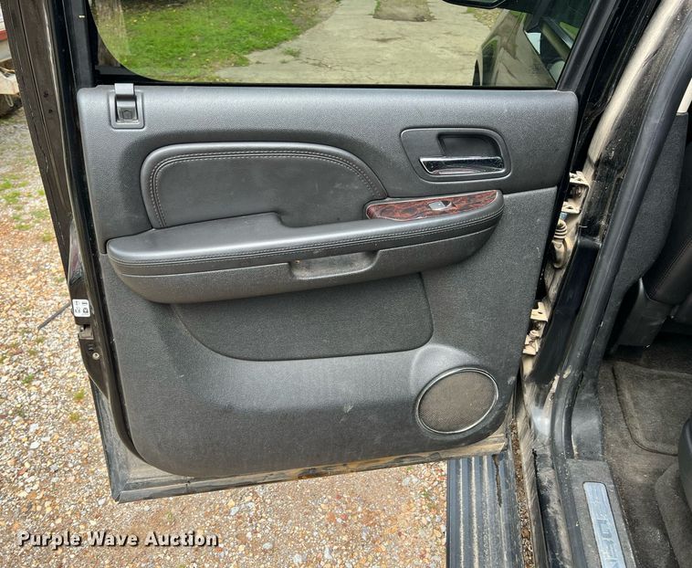 image for item LG9106 2007 GMC Yukon Denali  SUV