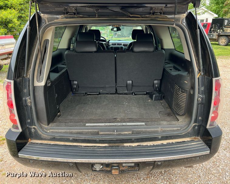 image for item LG9106 2007 GMC Yukon Denali  SUV