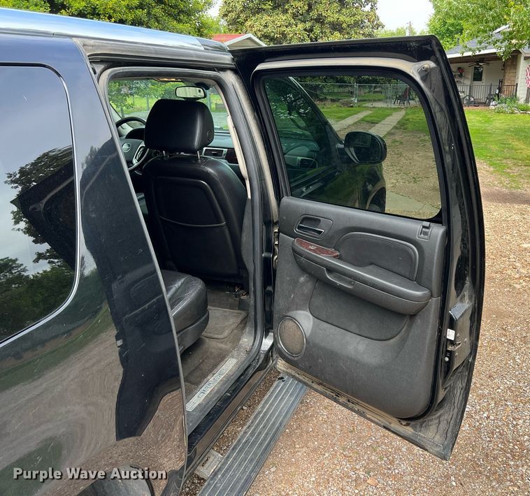 image for item LG9106 2007 GMC Yukon Denali  SUV