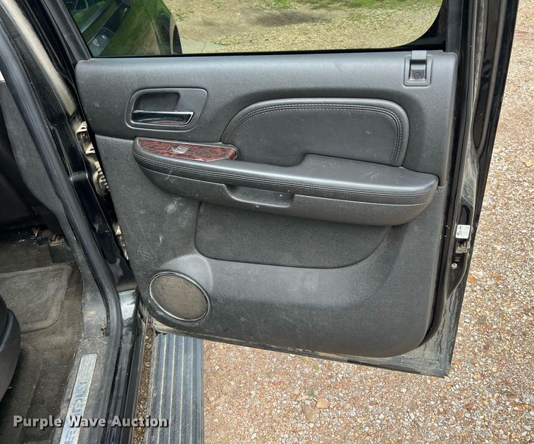 image for item LG9106 2007 GMC Yukon Denali  SUV