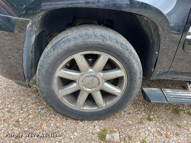 image for item LG9106 2007 GMC Yukon Denali  SUV