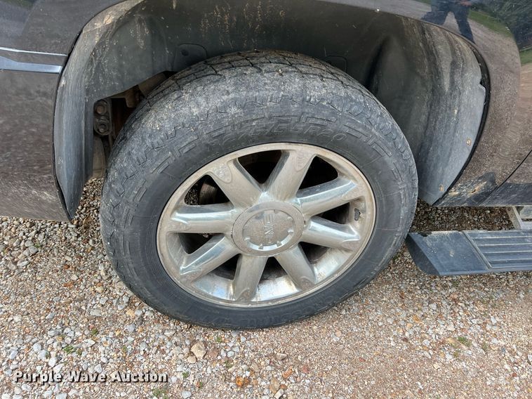 image for item LG9106 2007 GMC Yukon Denali  SUV