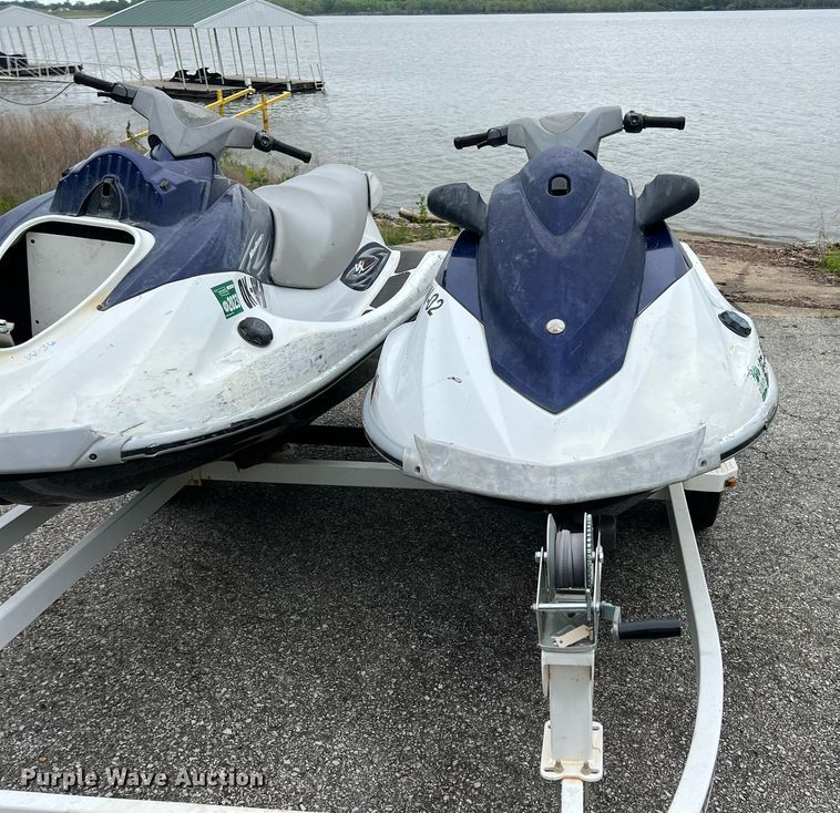 image for item LG9109 (2) 2011 WaveRunner personal watercrafts