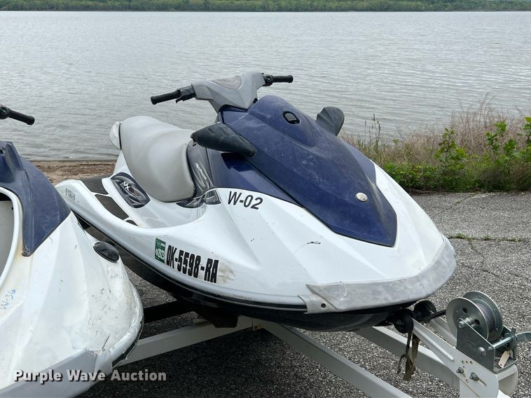 image for item LG9109 (2) 2011 WaveRunner personal watercrafts