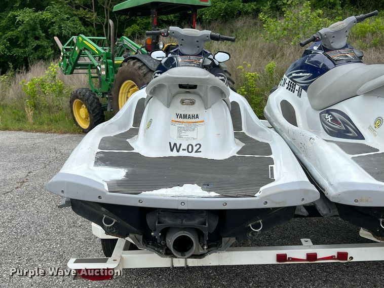 image for item LG9109 (2) 2011 WaveRunner personal watercrafts