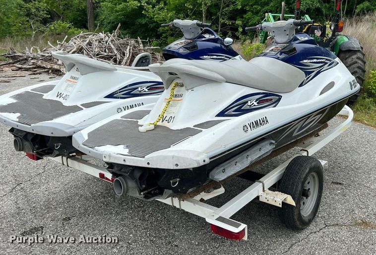 image for item LG9109 (2) 2011 WaveRunner personal watercrafts