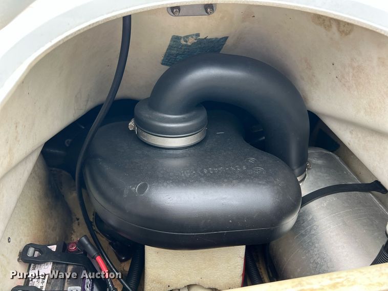 image for item LG9109 (2) 2011 WaveRunner personal watercrafts