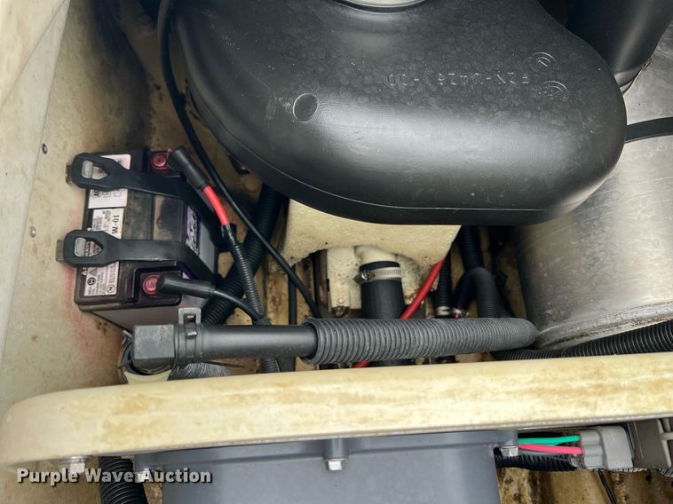 image for item LG9109 (2) 2011 WaveRunner personal watercrafts