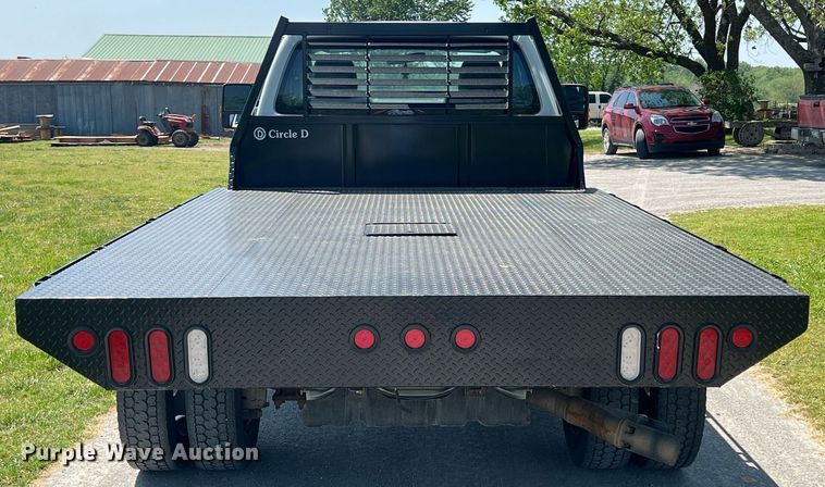 image for item LG9117 2011 Ford F550 Super Duty  flatbed truck