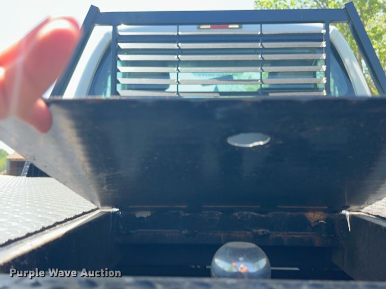 image for item LG9117 2011 Ford F550 Super Duty  flatbed truck