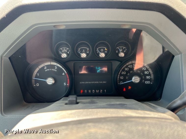 image for item LG9117 2011 Ford F550 Super Duty  flatbed truck