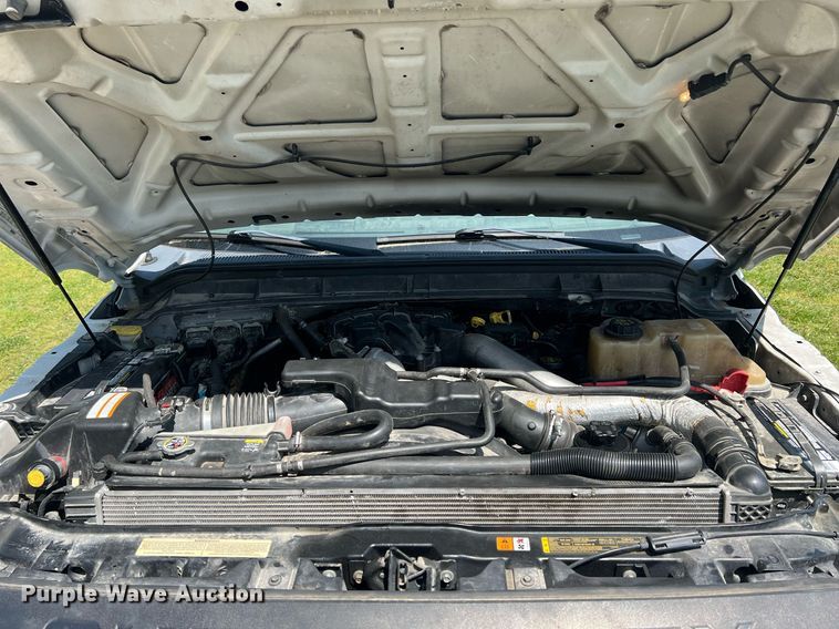 image for item LG9117 2011 Ford F550 Super Duty  flatbed truck