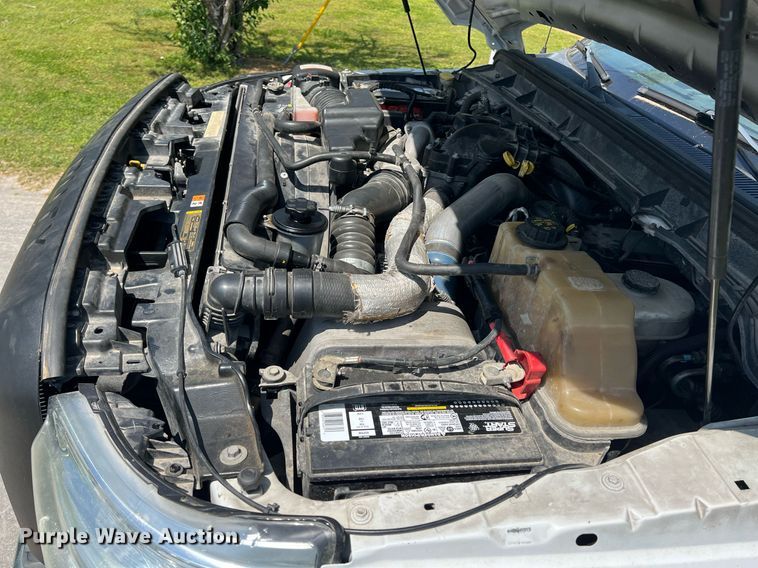 image for item LG9117 2011 Ford F550 Super Duty  flatbed truck