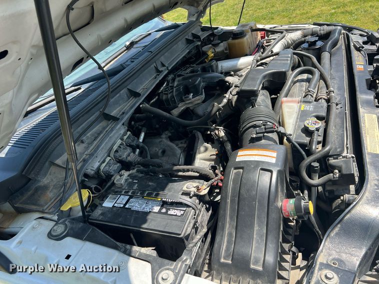 image for item LG9117 2011 Ford F550 Super Duty  flatbed truck