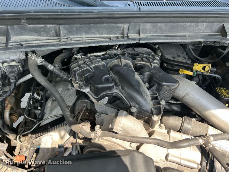 image for item LG9117 2011 Ford F550 Super Duty  flatbed truck