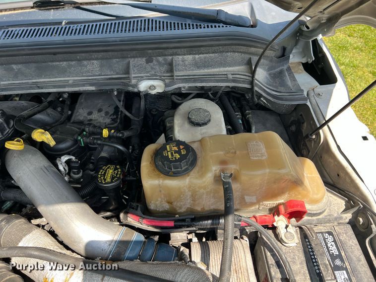 image for item LG9117 2011 Ford F550 Super Duty  flatbed truck