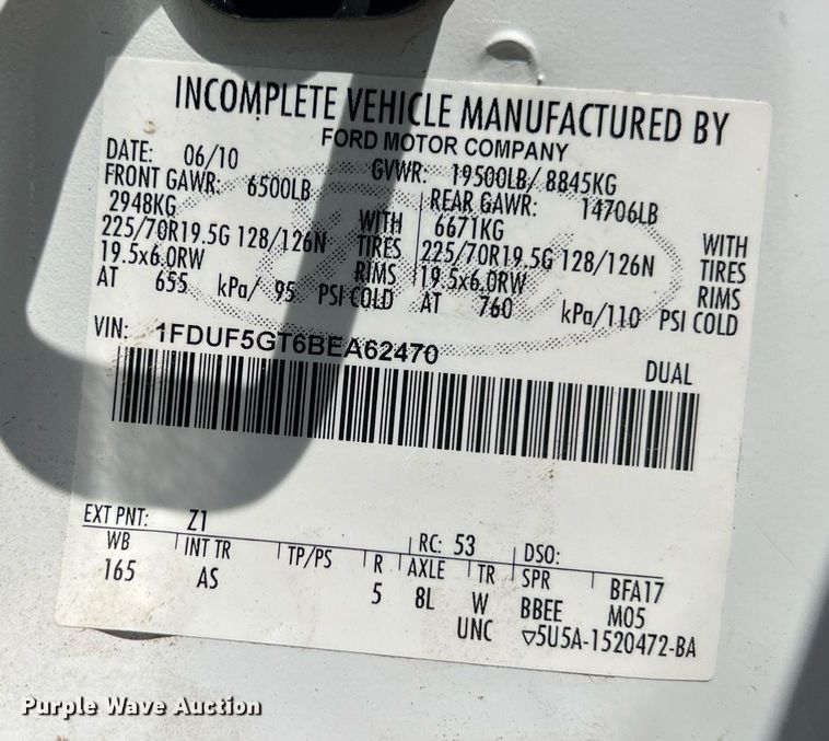 image for item LG9117 2011 Ford F550 Super Duty  flatbed truck