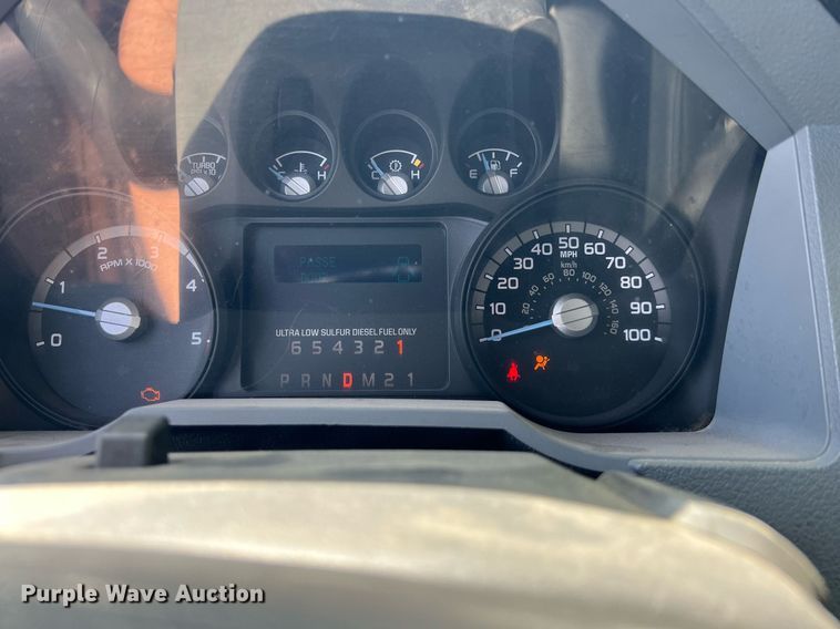 image for item LG9117 2011 Ford F550 Super Duty  flatbed truck