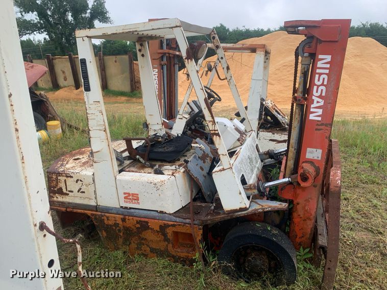 image for item LH9611 (5) forklifts