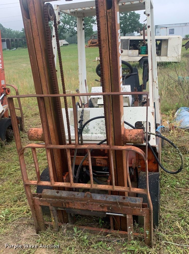 image for item LH9611 (5) forklifts