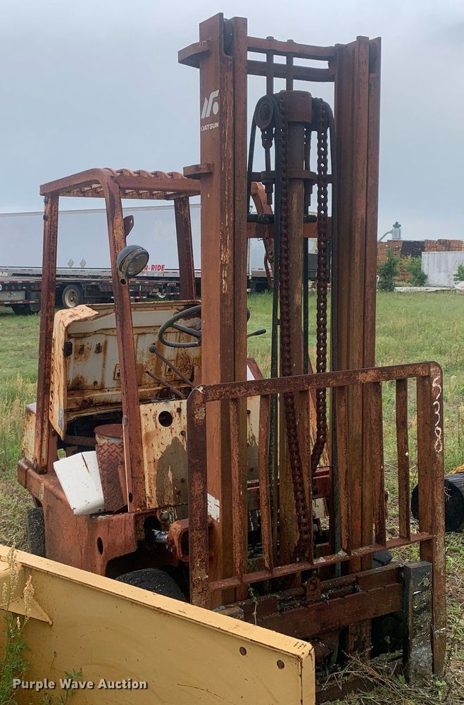 image for item LH9611 (5) forklifts