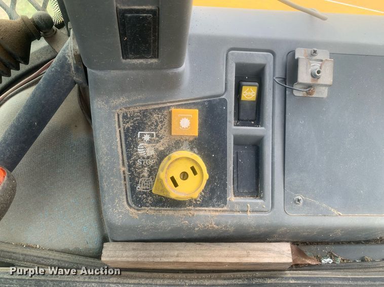 image for item LH9614 Ford New Holland  tractor