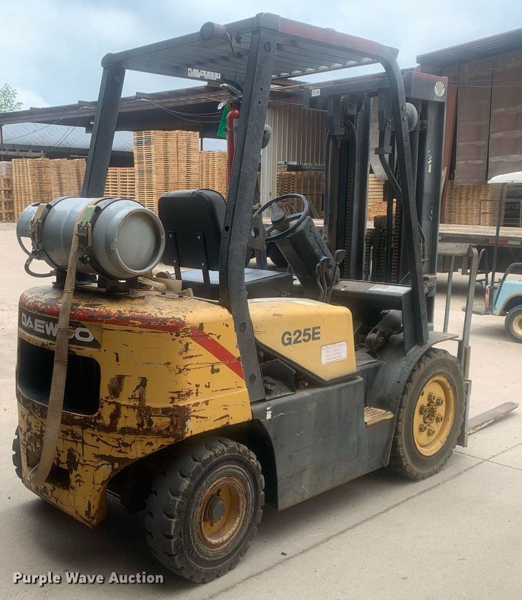 image for item LH9615 Daewoo G25R-3  forklift