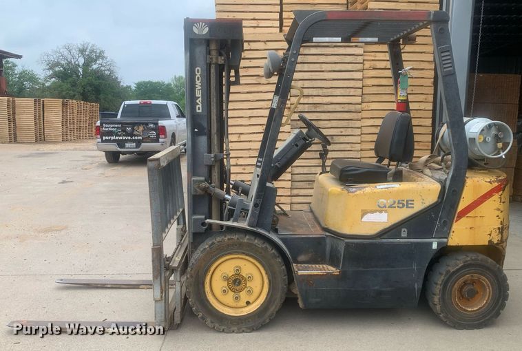 image for item LH9615 Daewoo G25R-3  forklift