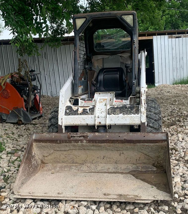 image for item LH9628 2003 Bobcat S130  skid steer loader
