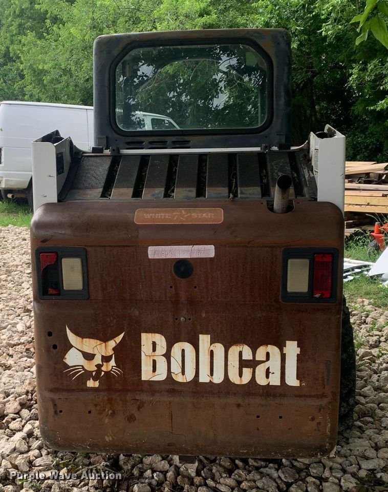 image for item LH9628 2003 Bobcat S130  skid steer loader