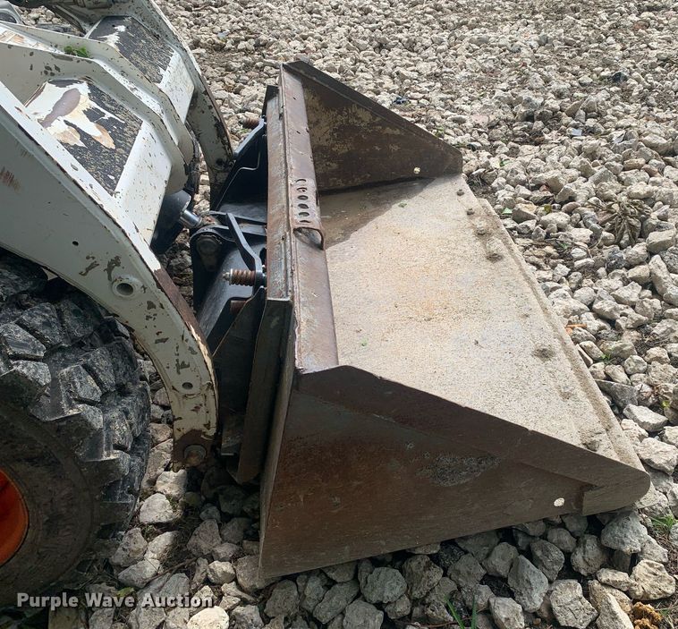 image for item LH9628 2003 Bobcat S130  skid steer loader