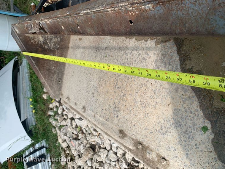 image for item LH9628 2003 Bobcat S130  skid steer loader