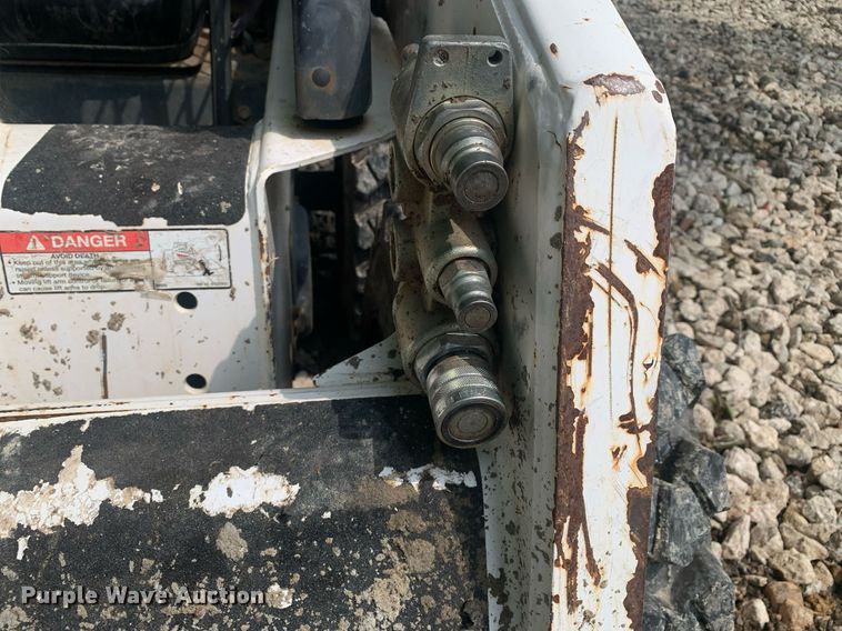 image for item LH9628 2003 Bobcat S130  skid steer loader