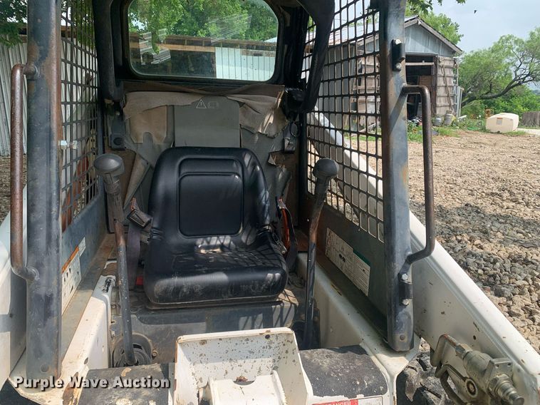 image for item LH9628 2003 Bobcat S130  skid steer loader