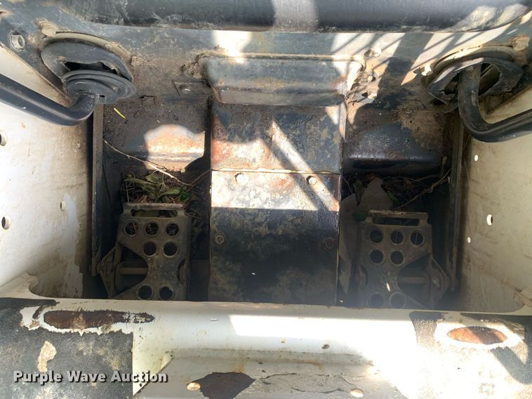 image for item LH9628 2003 Bobcat S130  skid steer loader